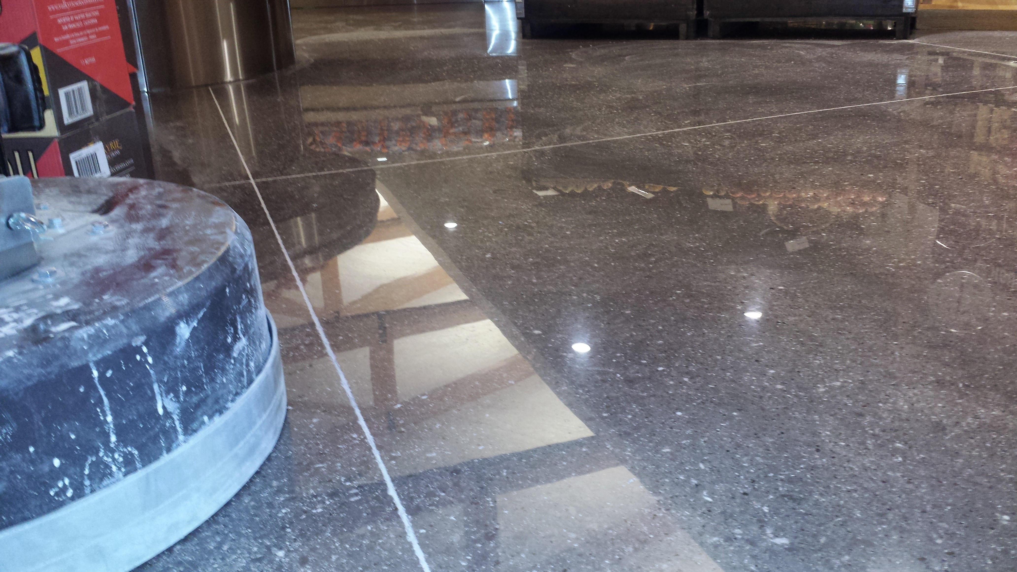 Concrete floor segment polishing